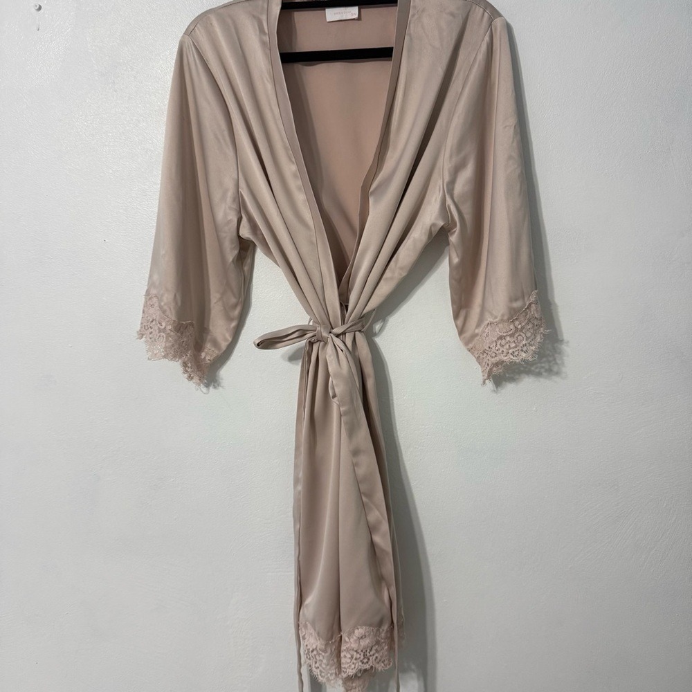 Le Rose Stories Light Taupe Lace-Trim Robe with Tie Waist